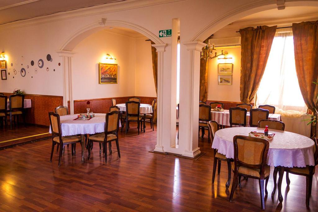 Hotel Ugostiteljski Objekat Karibo Sombor Esterno foto