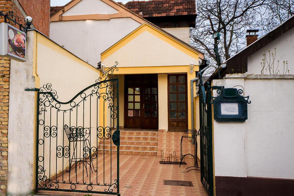 Hotel Ugostiteljski Objekat Karibo Sombor Esterno foto