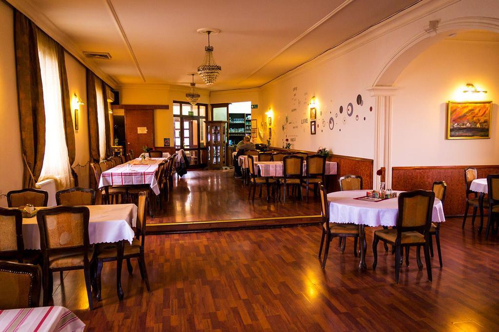 Hotel Ugostiteljski Objekat Karibo Sombor Esterno foto